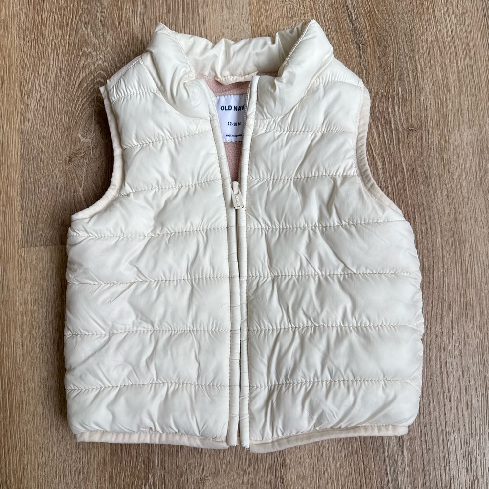 Old Navy Baby Girl Puffer Vest 12-18 Months White Cream Fleece Lined Quilted